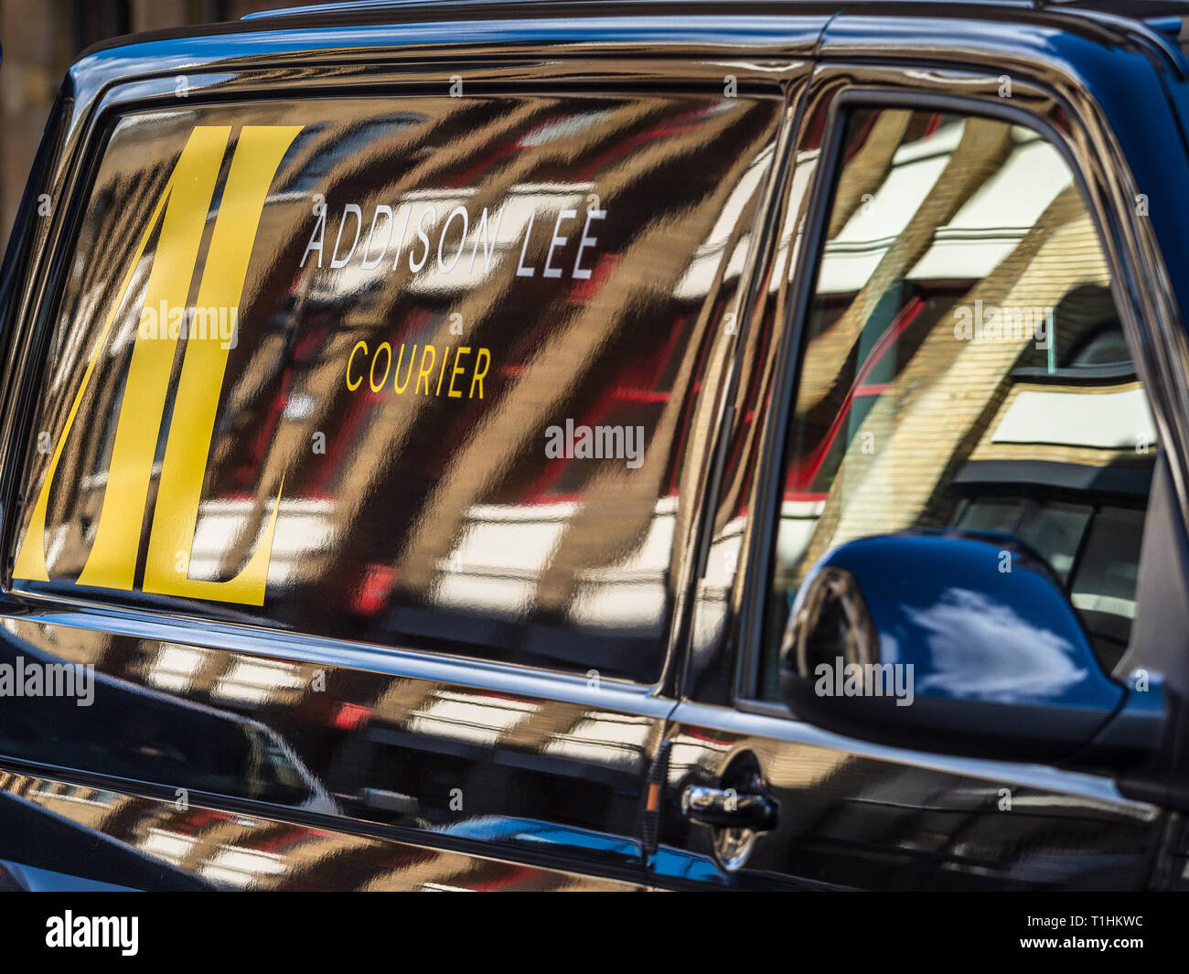 Taxi addison lee fotografías e imágenes de alta resolución Alamy