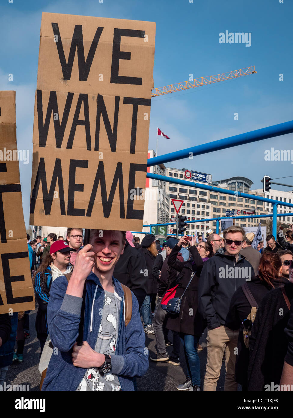 Berlin, Alemania - 23 de marzo de 2019: Manifestación contra la UE copyright Internet / reforma el artículo 11 y el artículo 13 en Berlín, Alemania Foto de stock