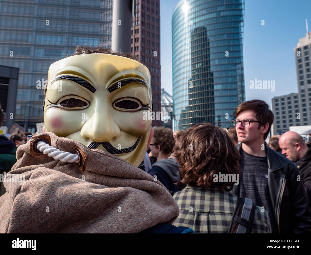Berlin, Alemania - 23 de marzo de 2019: Manifestación contra la UE copyright Internet / reforma el artículo 11 y el artículo 13 en Berlín, Alemania Foto de stock