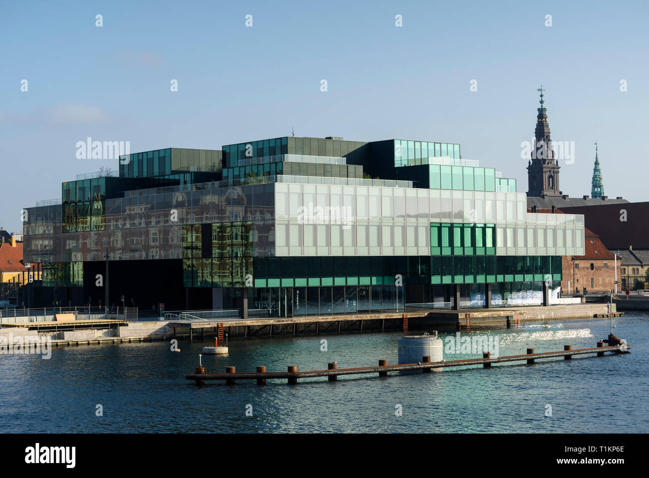 Copenhague. Dinamarca. Vista frontal del puerto del centro de arquitectura danés en DAC BLOX diseñados por el estudio de arquitectura holandés OMA (Oficina para el Metropolita Foto de stock