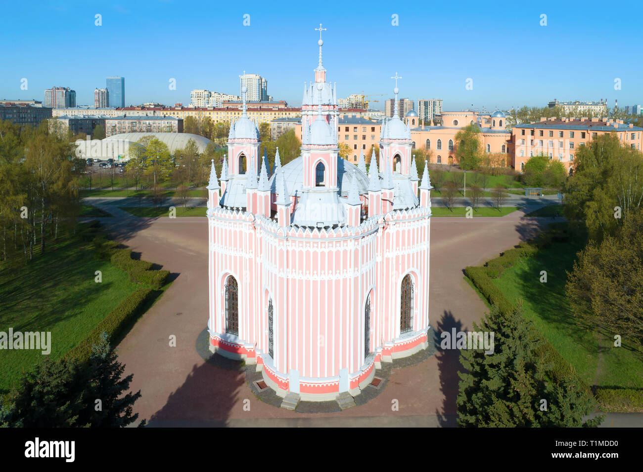 Chesme iglesia cerca en un soleado día de mayo (disparo desde un quadrocopter). San Petersburgo, Rusia Foto de stock