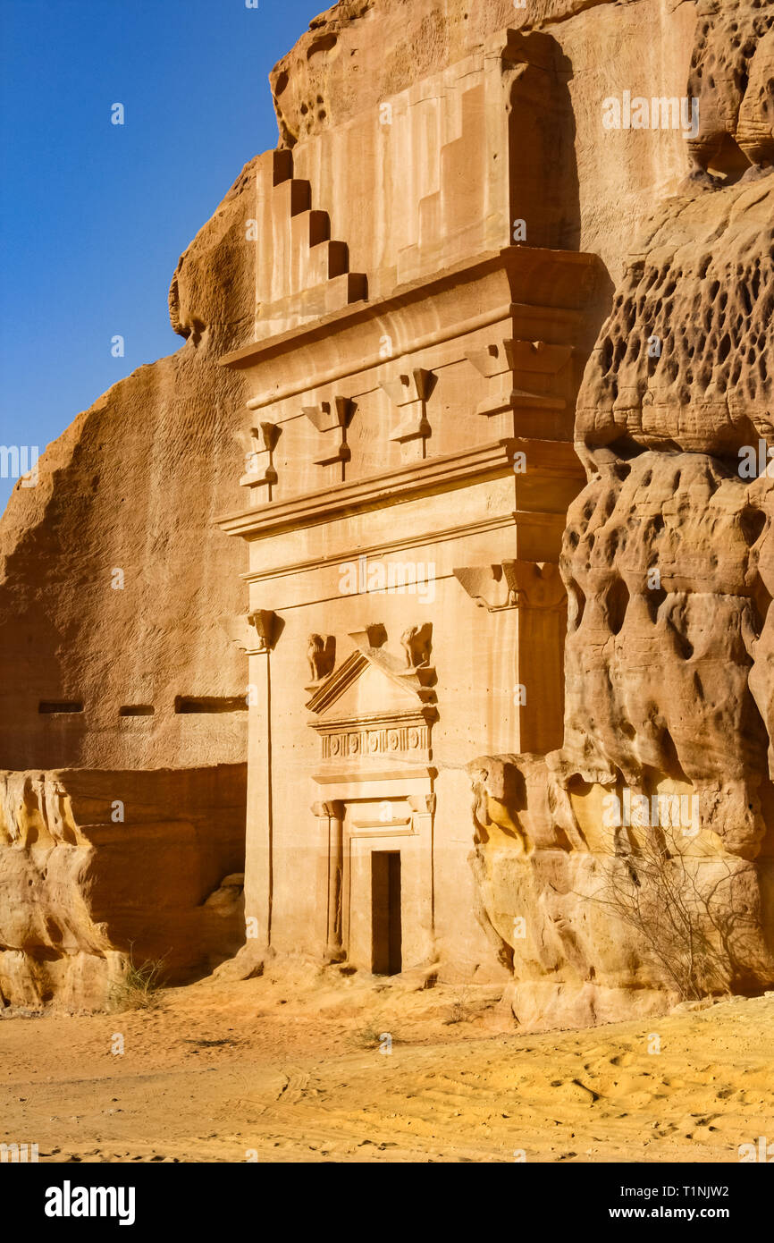 Rock-cut nabateo tumbas de Mada'en venta, un sitio del patrimonio mundial de la UNESCO en Arabia Saudita. Foto de stock