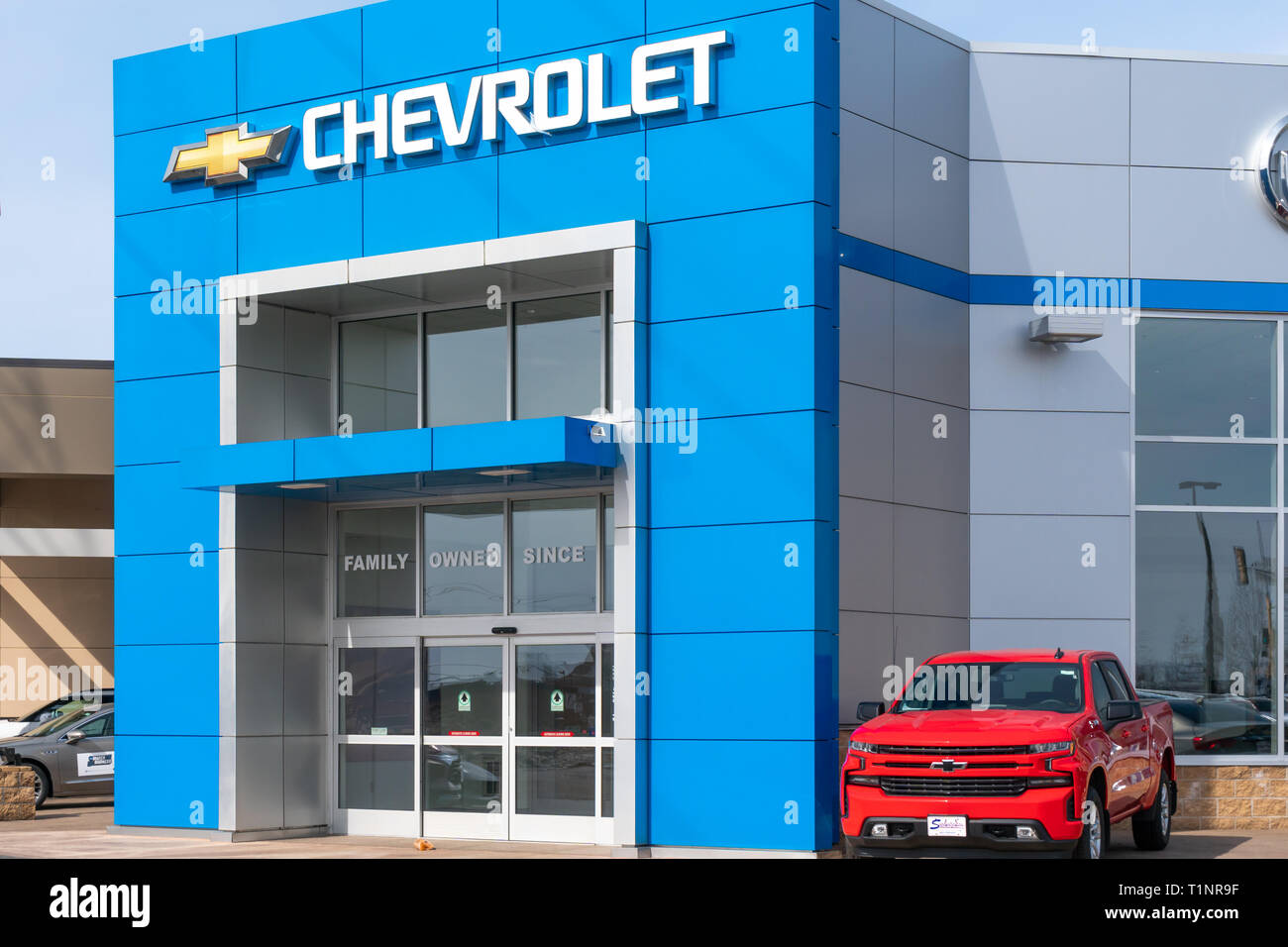 STILLWATER, MN/USA - Marzo 24, 2019: Chevrolet concesionario de automóviles de marca y logotipo. Foto de stock