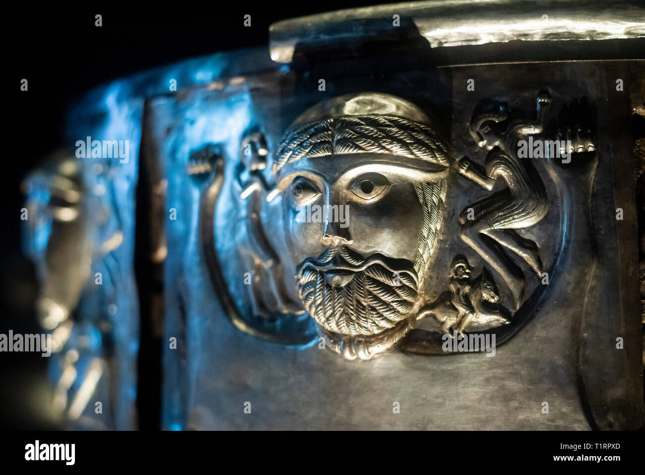 Copenhague. Dinamarca. El caldero de Gundestrup, ricamente decorado Silver Bowl, el Museo Nacional de Dinamarca. Detalle de la placa exterior c. La Gundestrup c Foto de stock