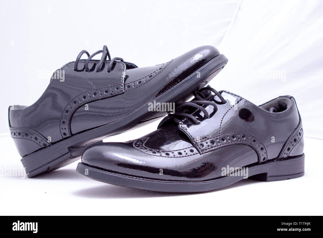 Específico Oh querido incondicional Zapatos negros de charol para chicas fotografías e imágenes de alta  resolución - Alamy