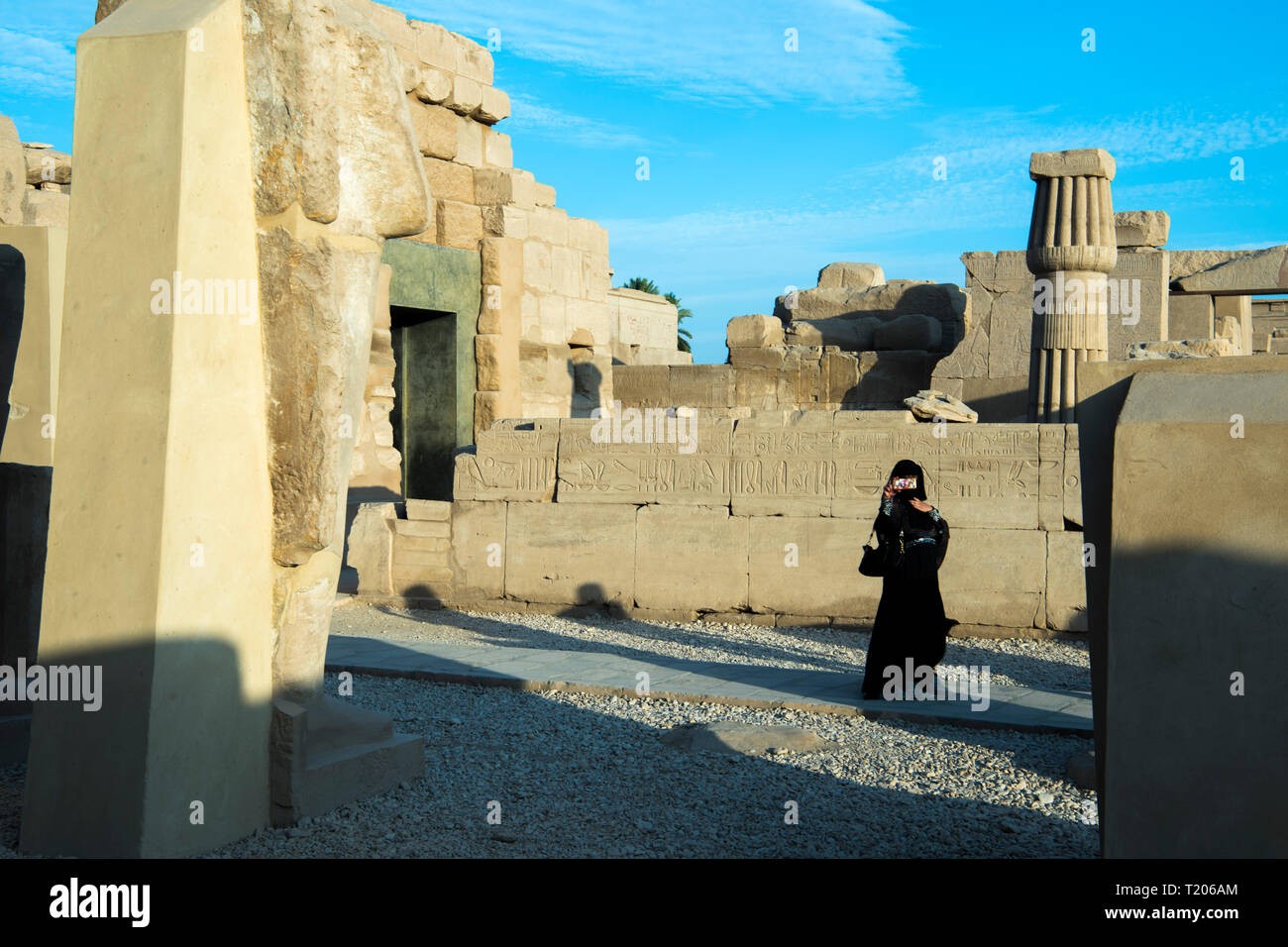 Ägypten, Luxor, Karnak-Tempel, Säulensaal des Thutmosis I. hinter dem 5. Pilono Foto de stock