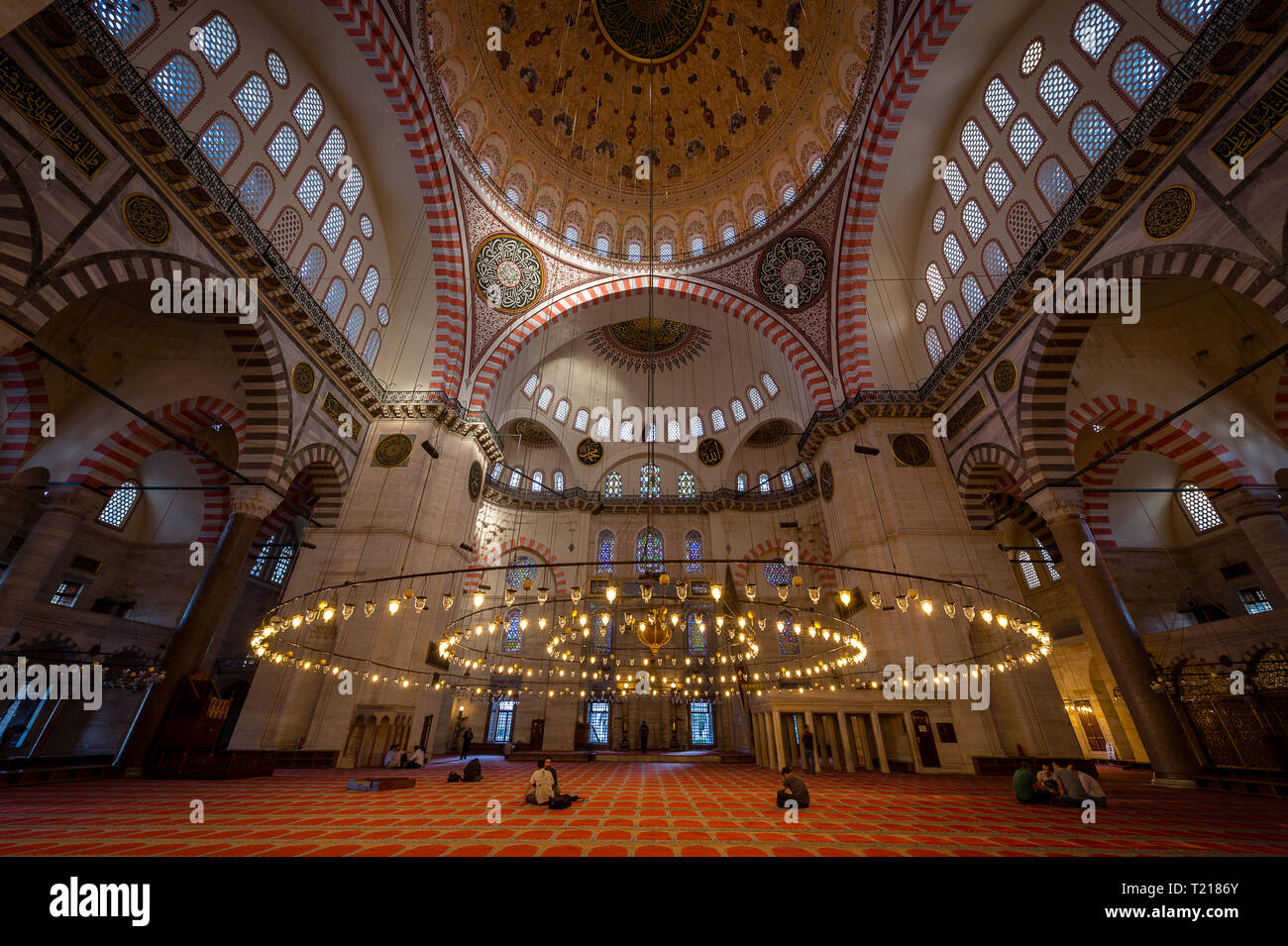 Interior de la mezquita de Suleymaniye, Estambul, Turquía Foto de stock