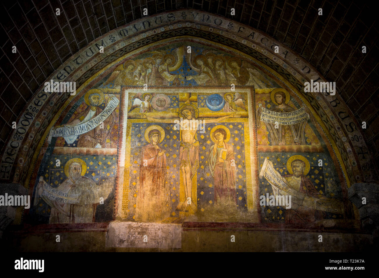 Fresco del arte cristiano en la Catedral de Le Puy Puy en Velay en Francia Foto de stock