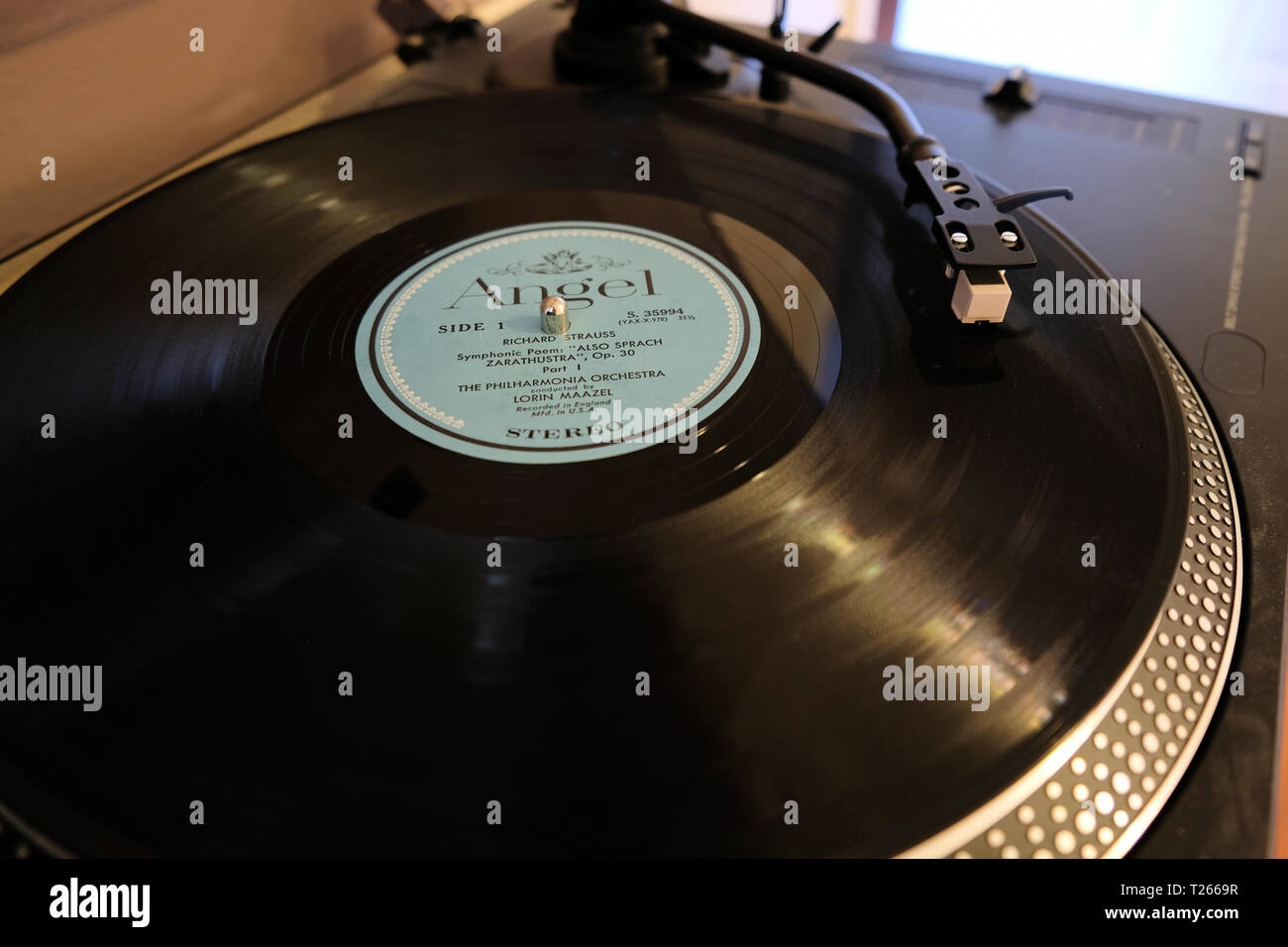Richard Strauss: También Sprach Zaratustra; Lorin Maazel, director de orquesta; Philharmonia Orchestra; Angel Registros; 12' 33 rpm, LP; 1963 release. Foto de stock