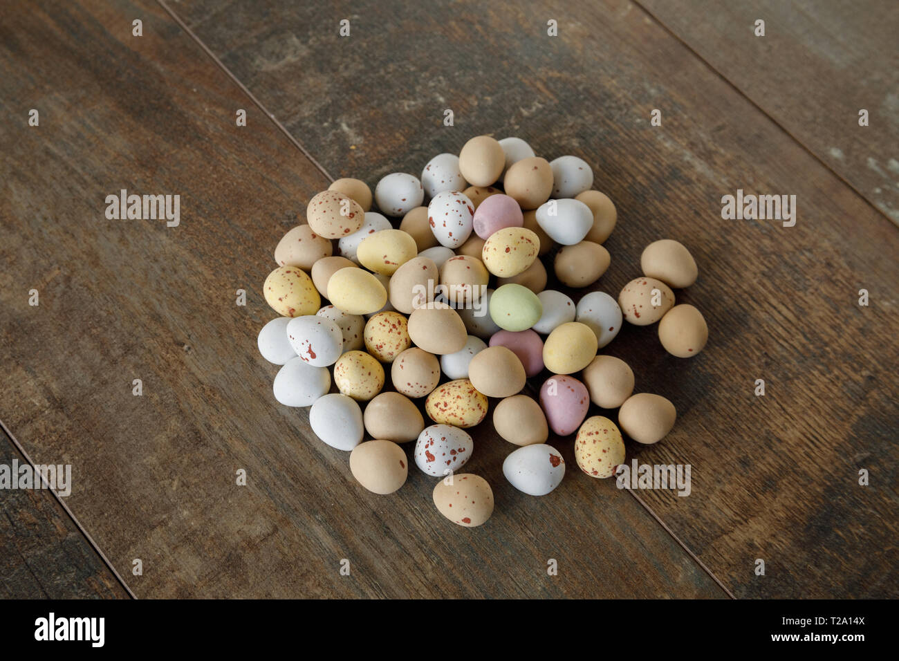 Huevo de pascua de colores dulces Foto de stock