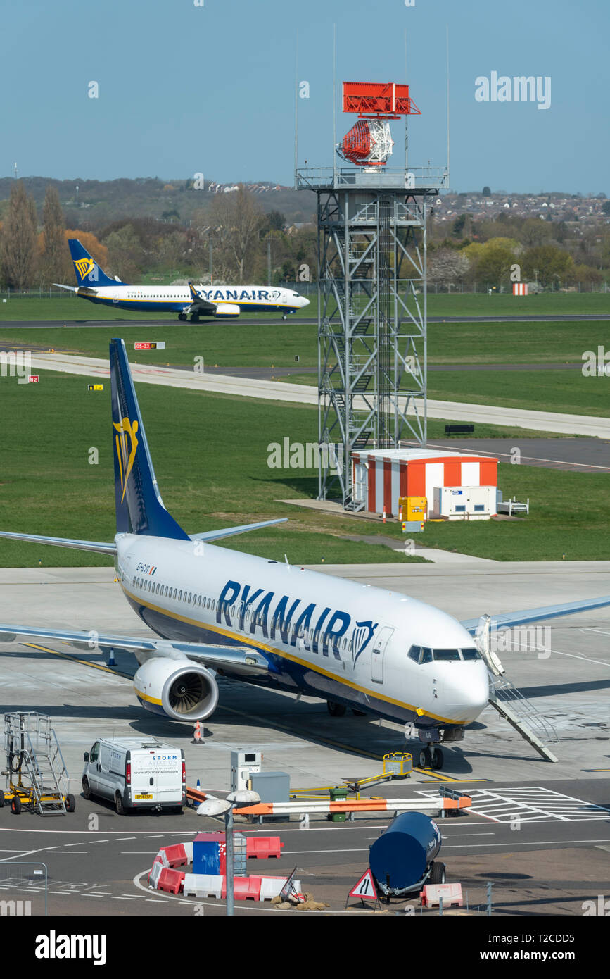 Ryanair se han convertido en la última línea aérea para comenzar las  operaciones de la ampliación del aeropuerto de Essex, con vuelos comenzarán  el 2 de abril a Alicante y Palma de