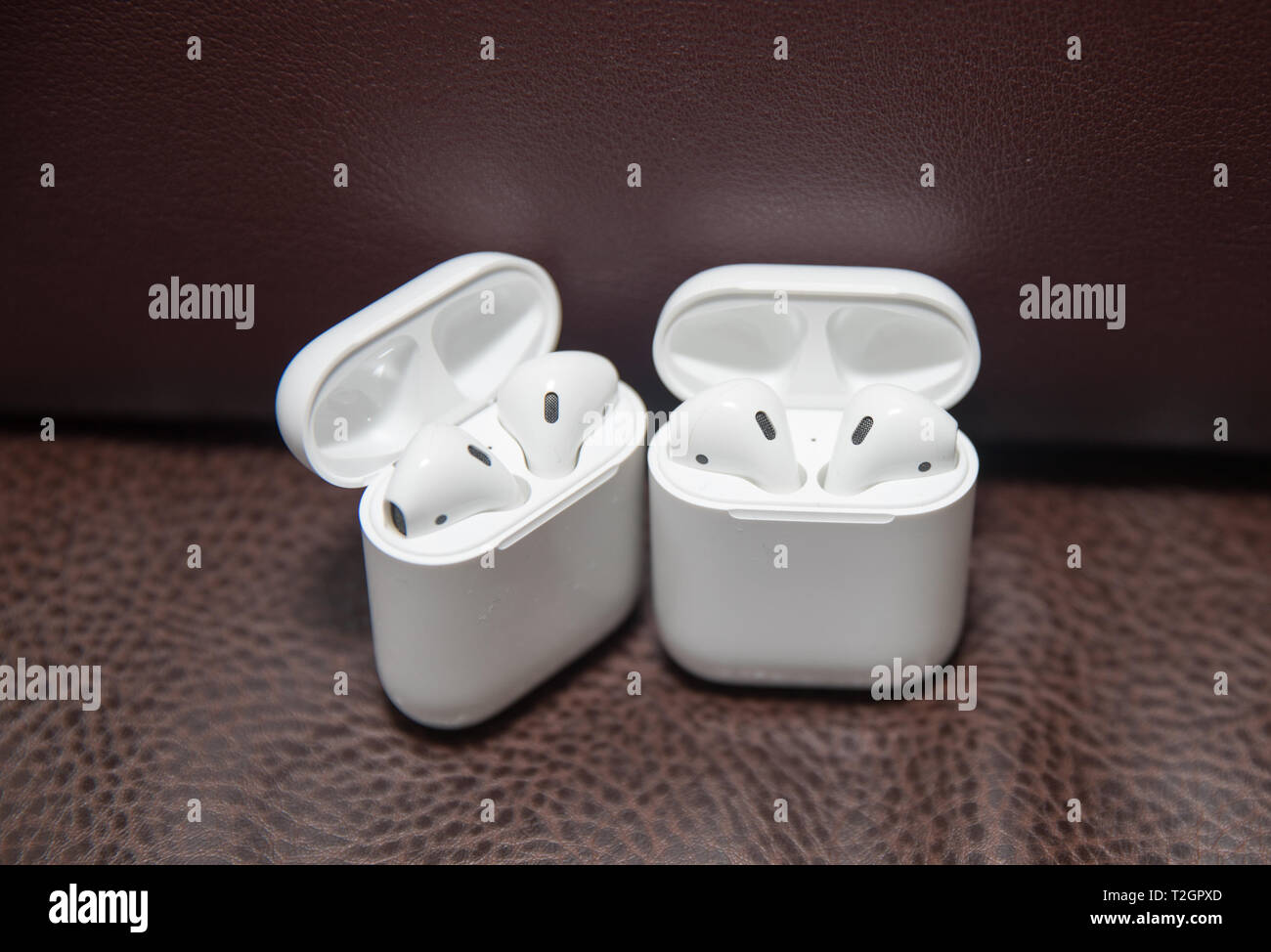 Airpods 2019 fotografías e imágenes de alta resolución - Alamy