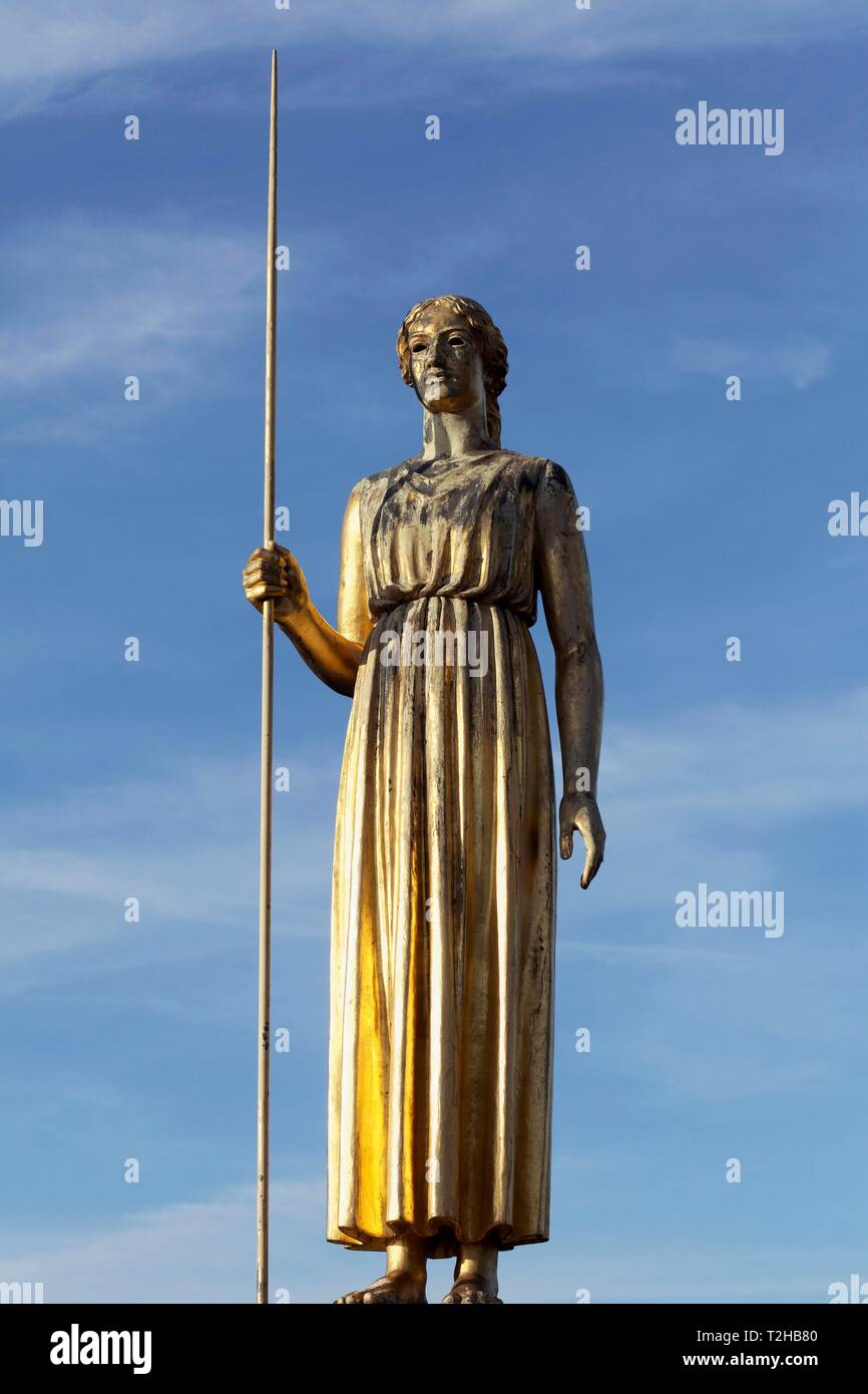 Pallas Athene con lanza, chapado en oro, estatua de Johannes Knubel, Dusseldorf, Renania del Norte-Westfalia, Alemania Foto de stock