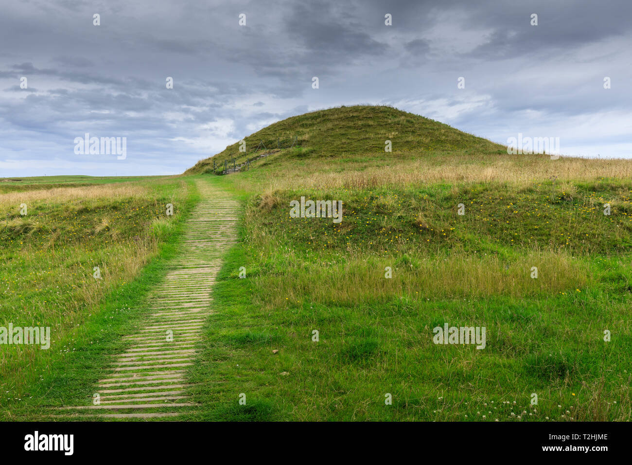 Maeshowe, Edad de Piedra septadas tumba, de 5.000 años de antigüedad, construcción neolítica, Sitio del Patrimonio Mundial de la UNESCO, las Islas Orkney, Escocia, Reino Unido, Europa Foto de stock