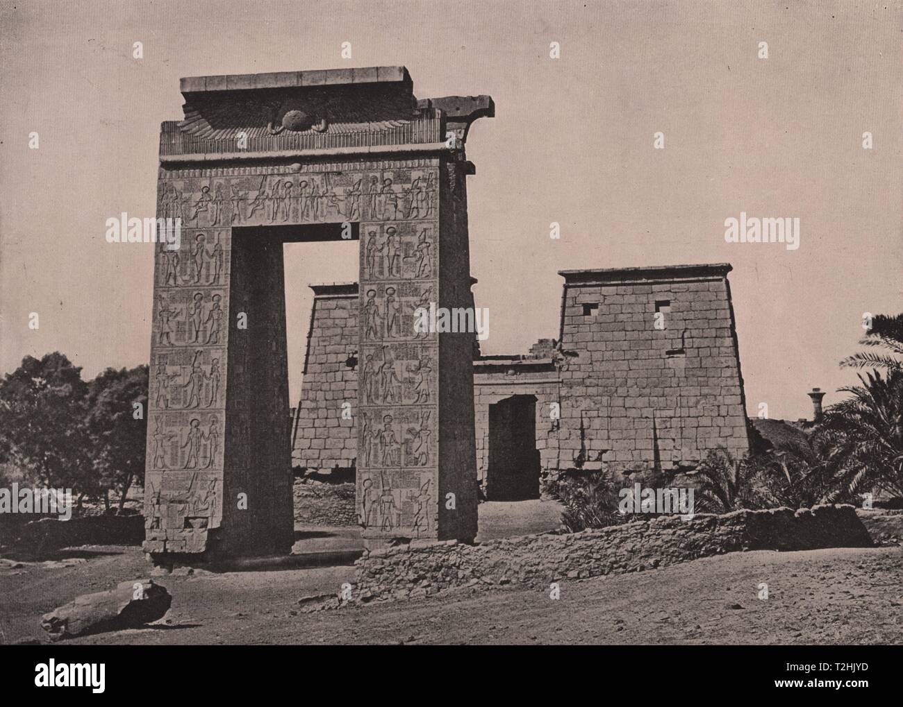 Templo de Rameses III. Y Pilono de Ptolomeo, Karnak, Egipto Foto de stock