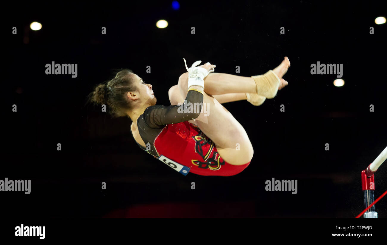 Birmingham, Inglaterra, Reino Unido. 23 de marzo, 2019. Alemania Leah Grießer en acción durante la mujer bares desigual competencia, durante el año 2019 la gimnasia World Foto de stock