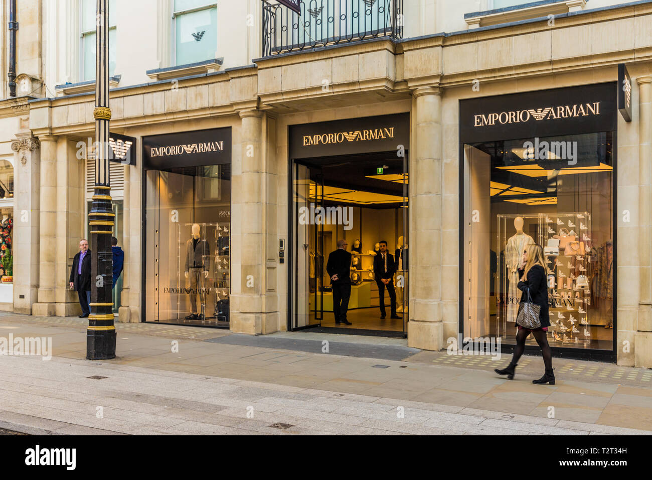 tienda armani cerca de mi