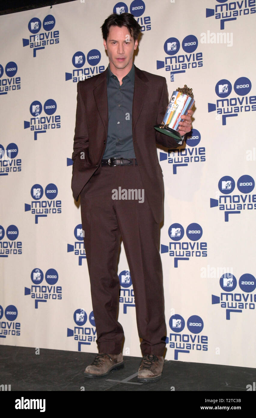 LOS ANGELES, CA. Junio 03, 2000 El actor Keanu Reeves en el MTV Movie Awards donde él ganó a la LOS ANGELES, CA. Junio 03, 2000 El actor Keanu Reeves en el MTV Movie Awards donde él ganó a la