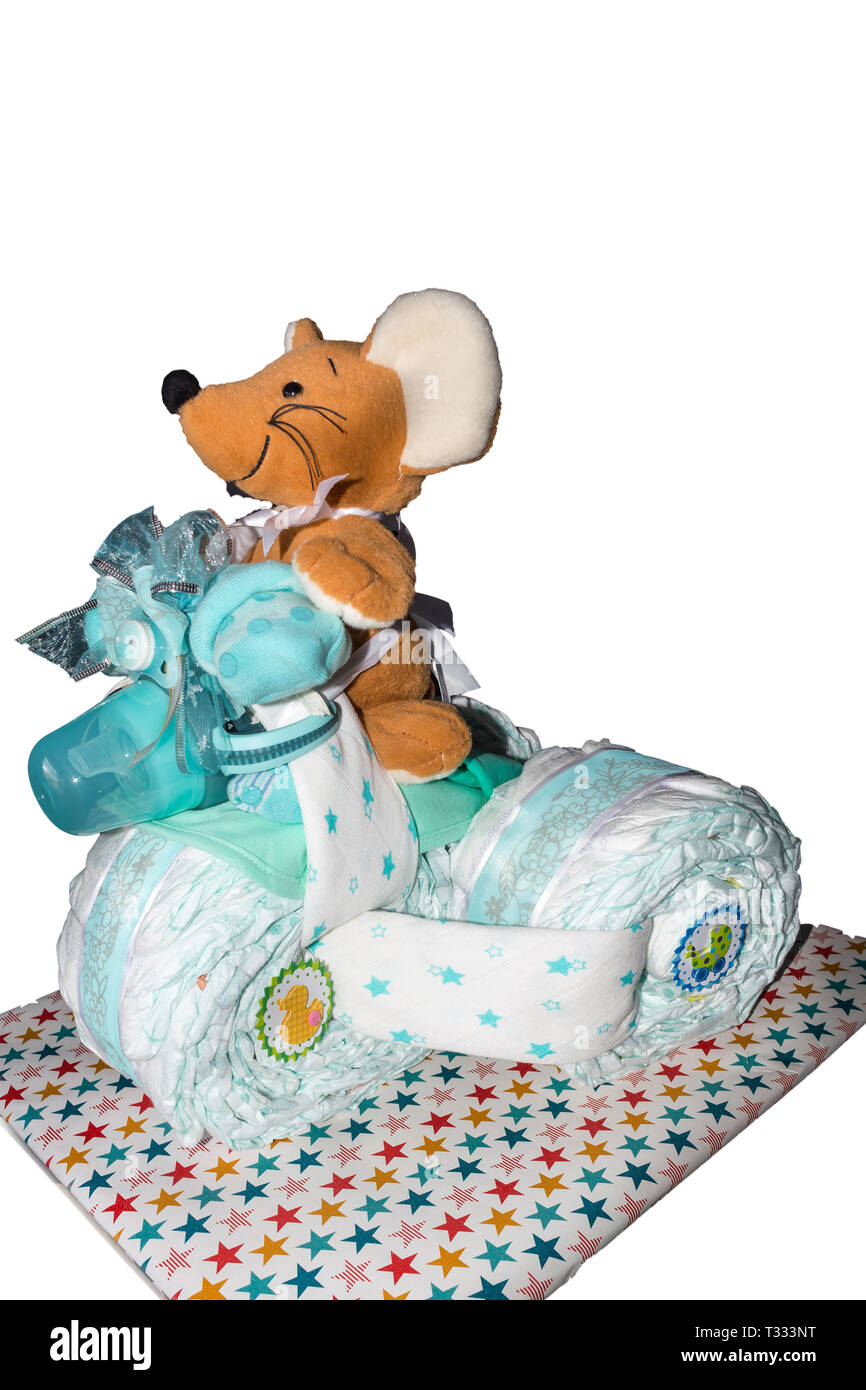 Torta de pañales torta de pañales un triciclo con cintas azules. Regalo  para el nacimiento de un niño Fotografía de stock - Alamy
