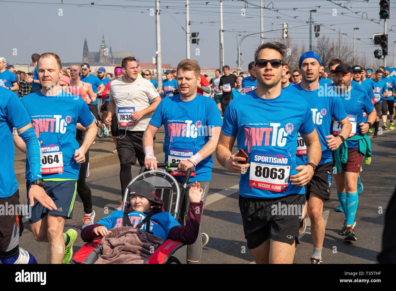 Media maratón de praga fotografías e imágenes de alta resolución - Alamy