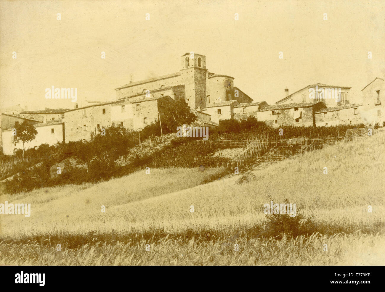 Paisaje paisaje de aldea, Italia 1900. Foto de stock