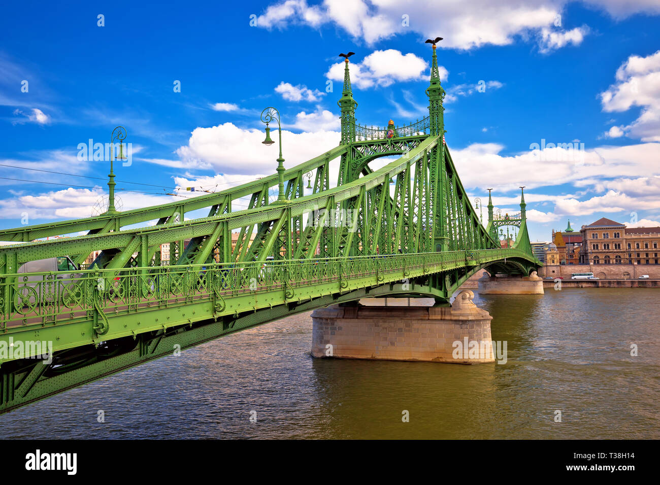 Libertad Puente sobre el río Danubio en Budapest vista escénica, capital de Hungría Foto de stock