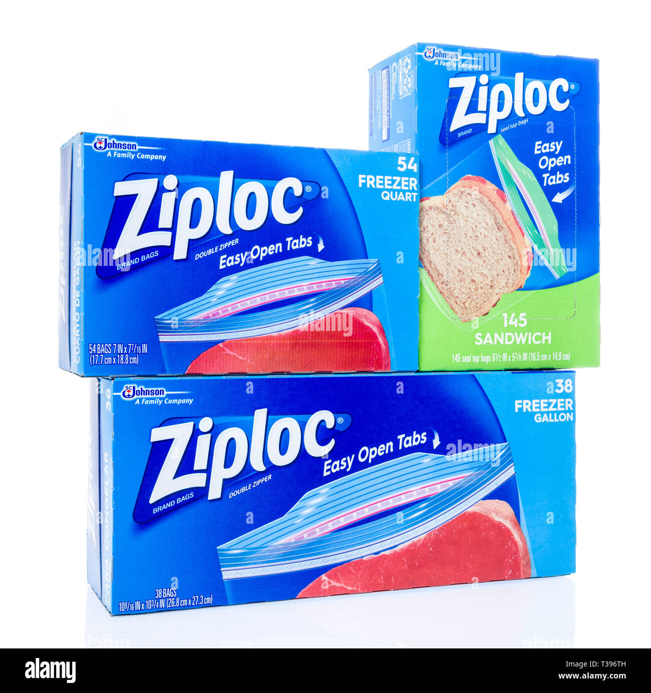 Winneconne, WI - 7 de abril de 2019: un paquete de marca Ziploc bolsas con  cremallera doble fácil opne fichas sandiwch quart y tamaño de galón en una  aislada volver Fotografía de stock - Alamy