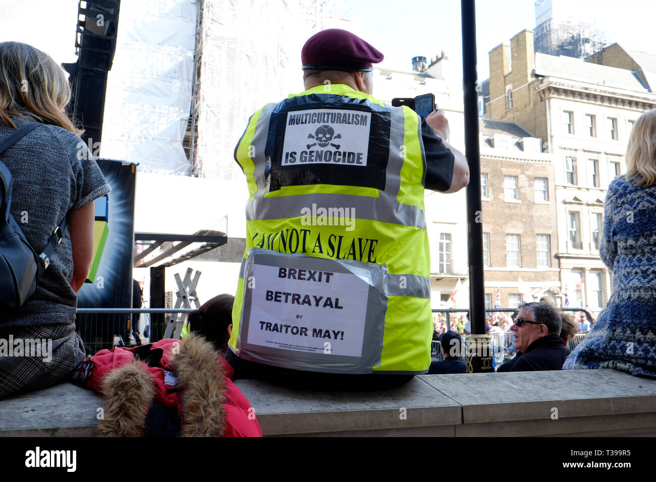 Chalecos amarillos UK se unió a pro brexit protesta en el centro de Londres Foto de stock