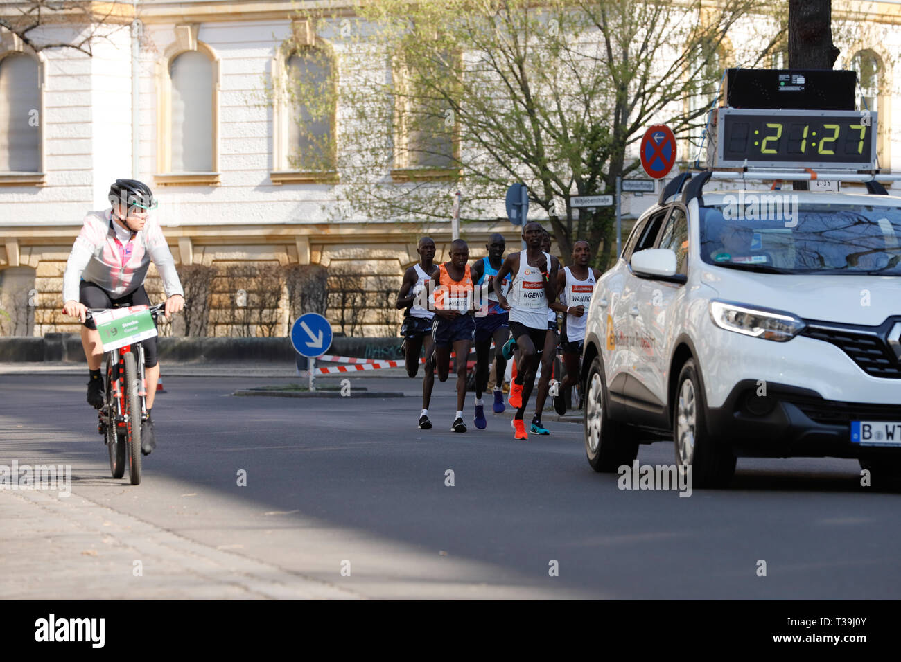 Half marathon winner fotografías e imágenes de alta resolución - Página 10  - Alamy