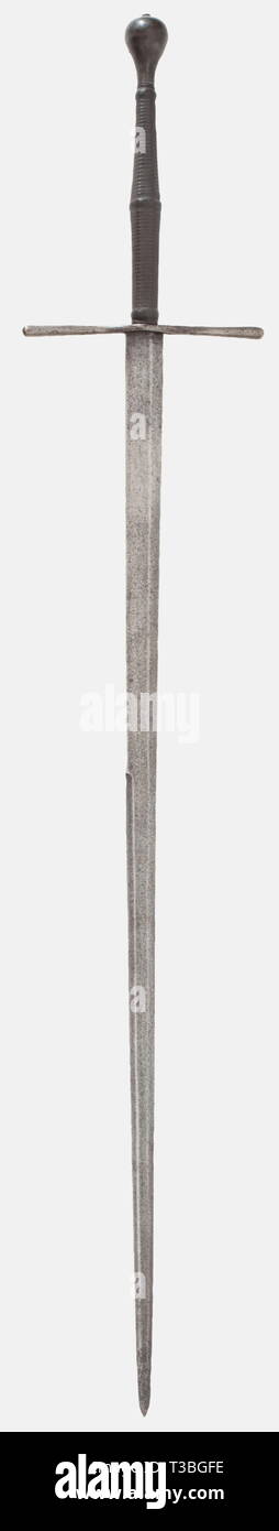 Un alemán grandes cabalgamientos espada, circa 1500/10 cónicos pesados de  filo único blade, la mitad inferior de doble filo aplanado con sección  hexagonal. El punto es muy picadas. Quillons sencillo ampliar ligeramente