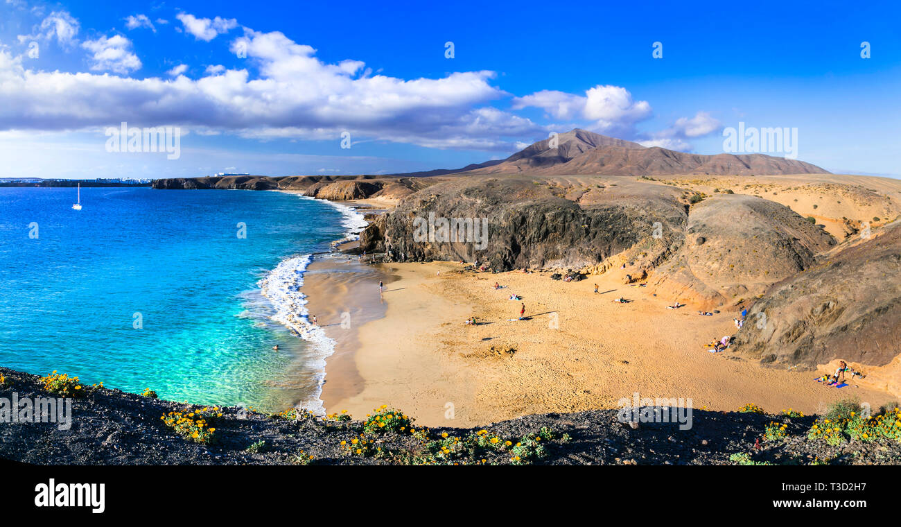 Hermosa playa Papagayo,vistas panorámicas,isla de Lanzarote, ESPAÑA Foto de stock