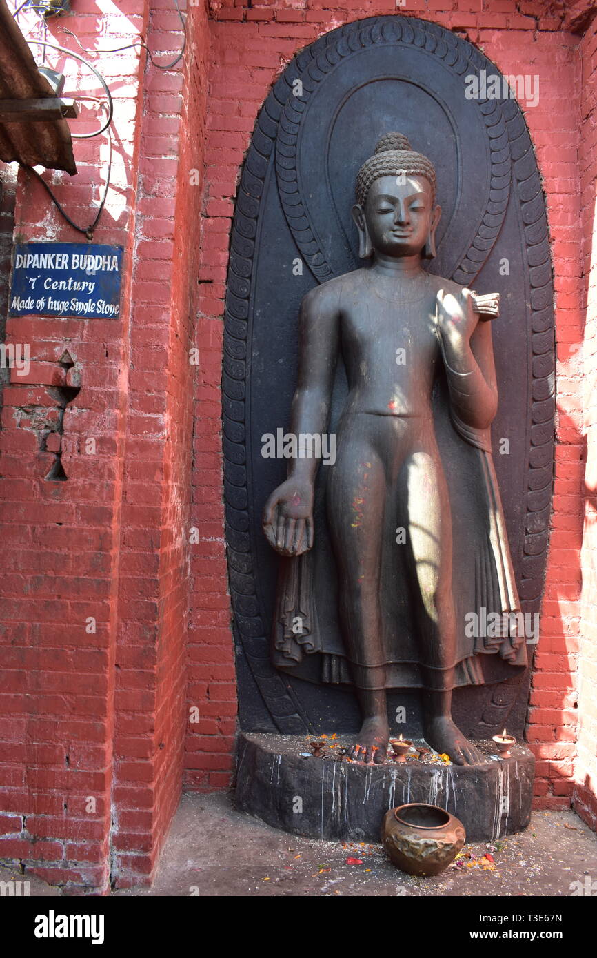 Kathmandu Nepal Asia Sitios del Patrimonio Mundial de la UNESCO Budista Hindi hindúes Religiones del Mundo Superior Monkey Temple libertad fieles Noviembre 2018 Viajes Foto de stock