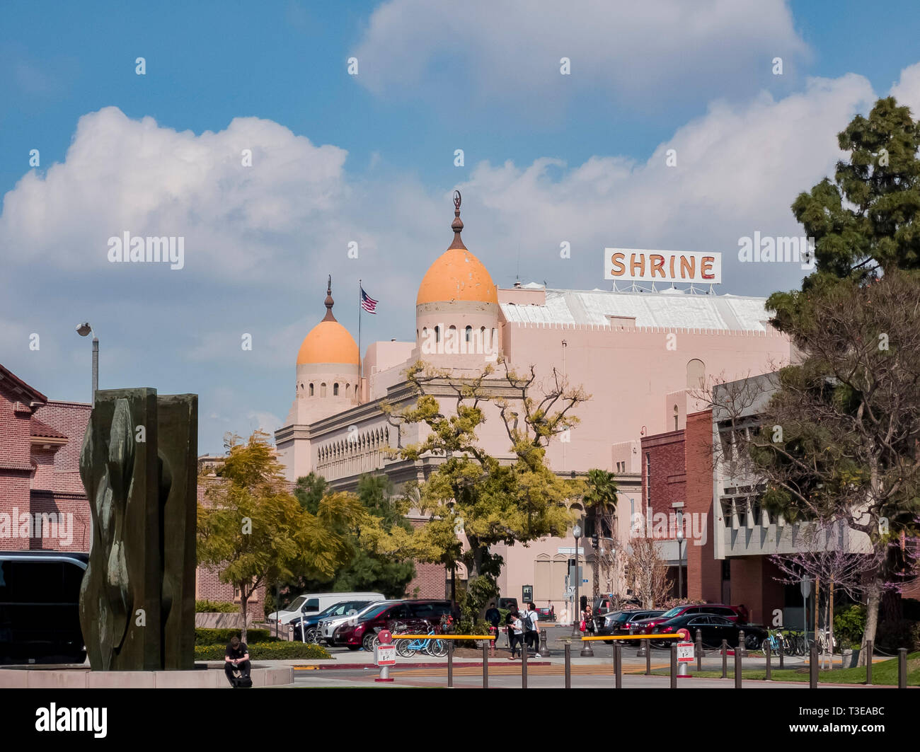 Los Angeles, Apr 2: Vista exterior del Shrine Auditorium y en el Expo Hall en APR 2, 2019 en Los Angeles, California Foto de stock