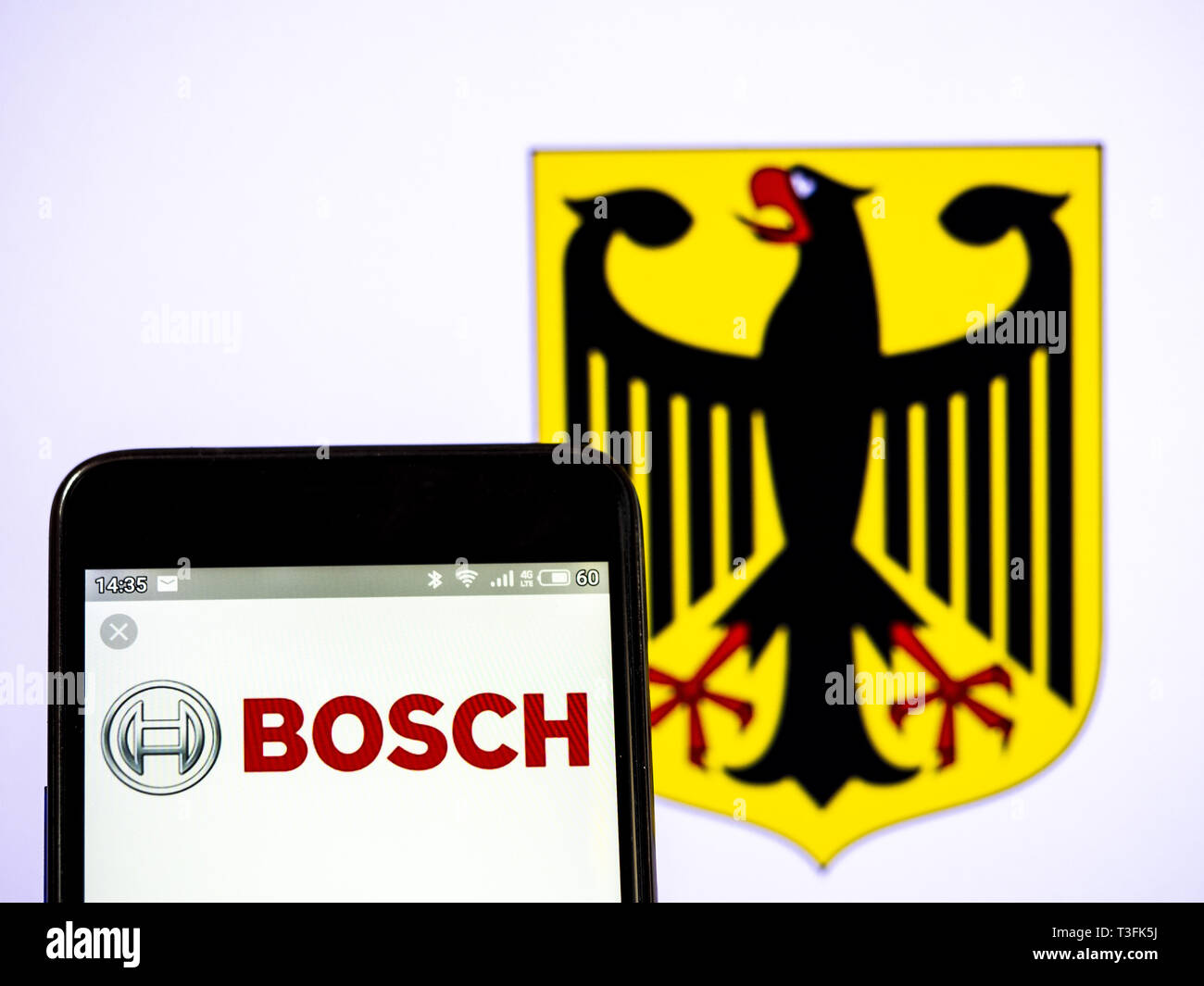 Ucrania. 8 abr, 2019. En esta foto ilustrativa un logotipo de Bosch VE mostrado en un teléfono inteligente. Crédito: Igor Golovniov SOPA/Images/Zuma alambre/Alamy Live News Foto de stock