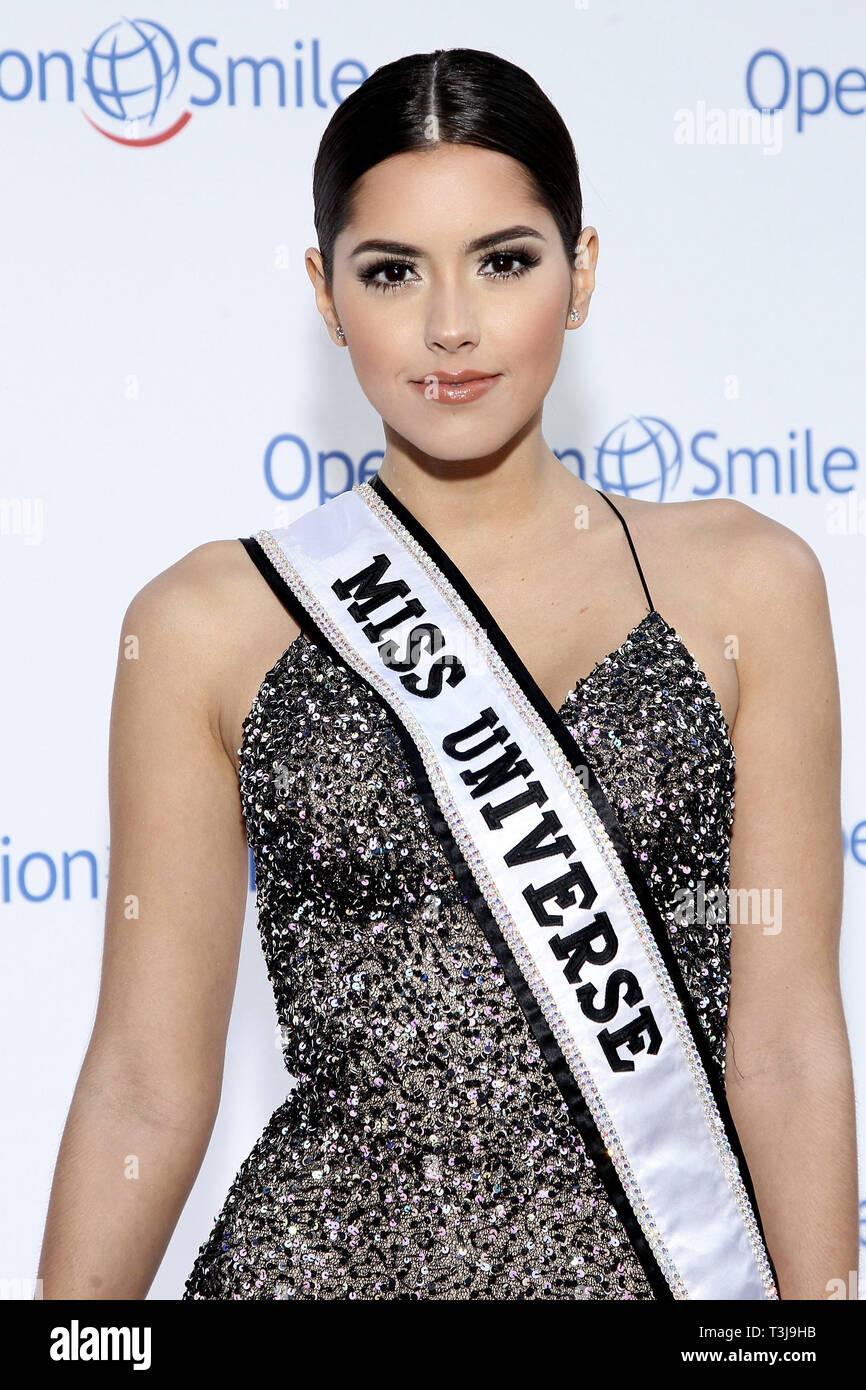 Nueva York, Estados Unidos. 14 Mayo, 2015. Miss Universo 2014, Paulina Vega en la 13ª Gala Anual de sonrisa en Cipriani 42nd Street el 14 de mayo de 2015 en Nueva York, NY. Crédito: Steve Mack/S.D. Mack Pictures/Alamy Foto de stock