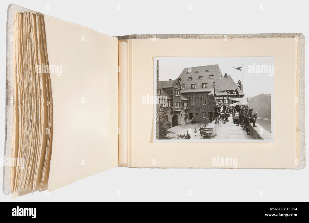 Rudolf Heß, un gran archivo de foto y tres álbumes de memoria fotográfica  HJ Archivo Fotográfico con 45 imágenes (13,4 x 20,8 cm) de un gran  campamento HJ, ca. 1935/36, visitado por