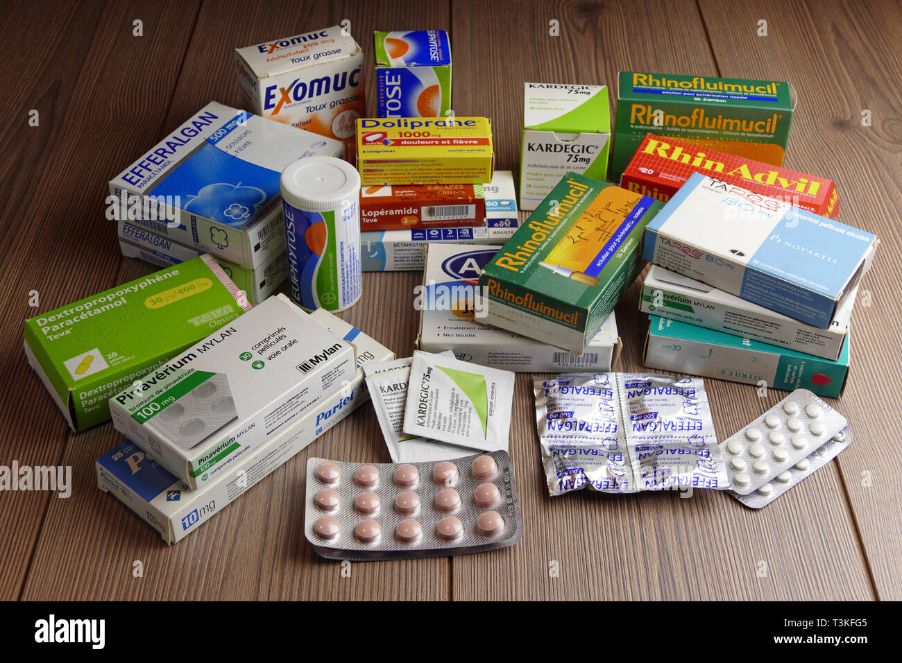 Cajas de medicamentos Fotografía de stock - Alamy