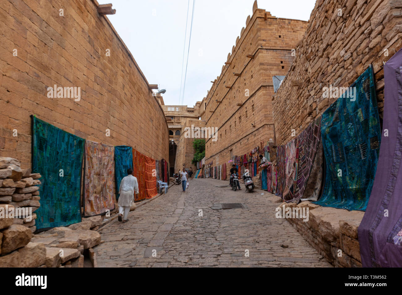 Tienda De Venta De Turismo De Jaisalmer Hechos A Mano La Pared