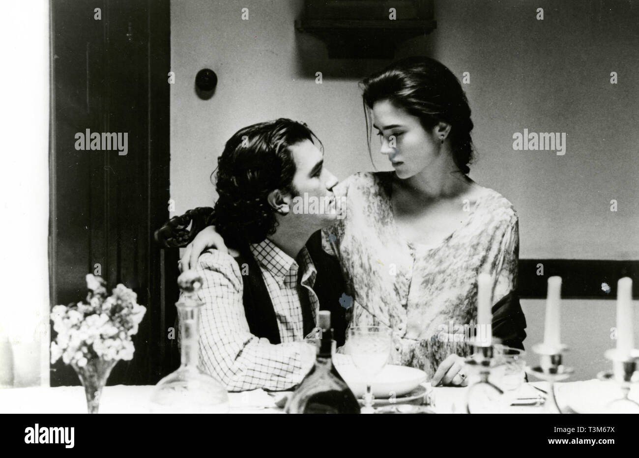 Antonio Banderas y Jennifer Connelly en la película de amor y de sombra, 1994 Foto de stock