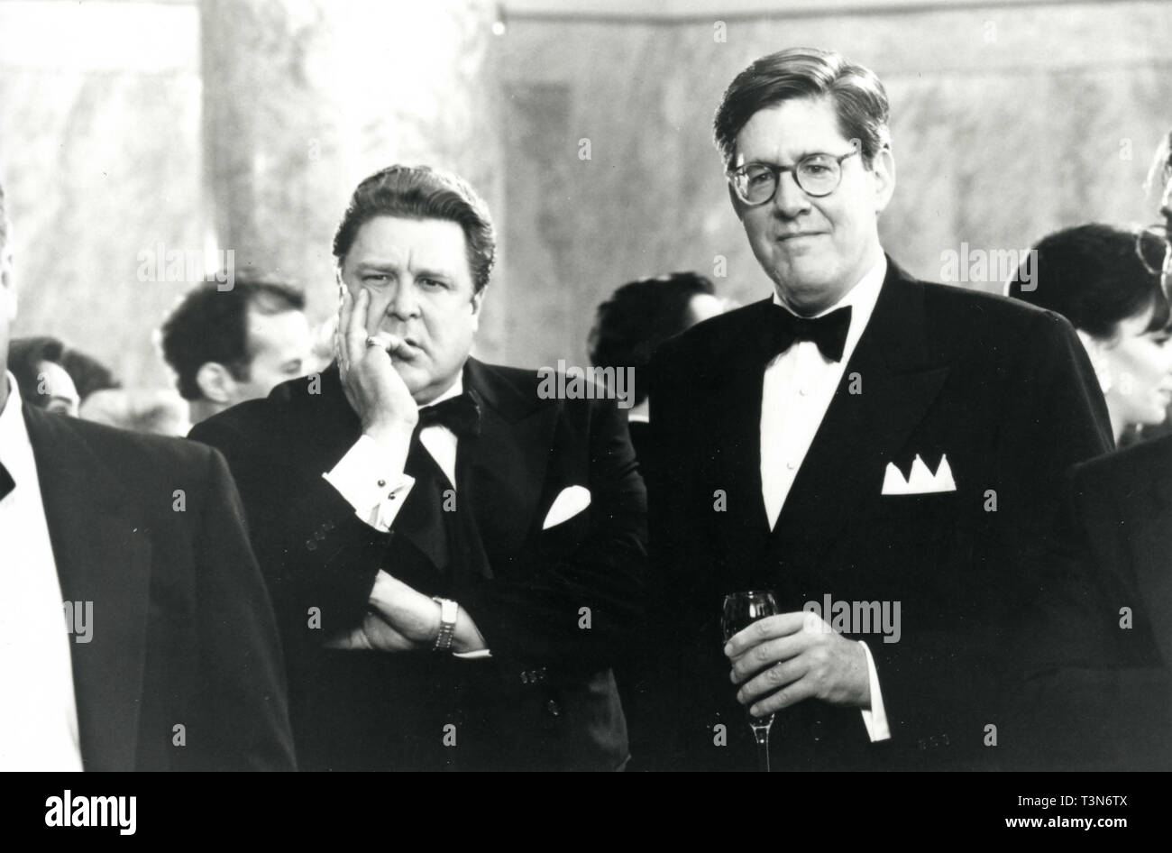 John Goodman y Edward Herrmann en la película Nacida Ayer, 1993 Foto de stock