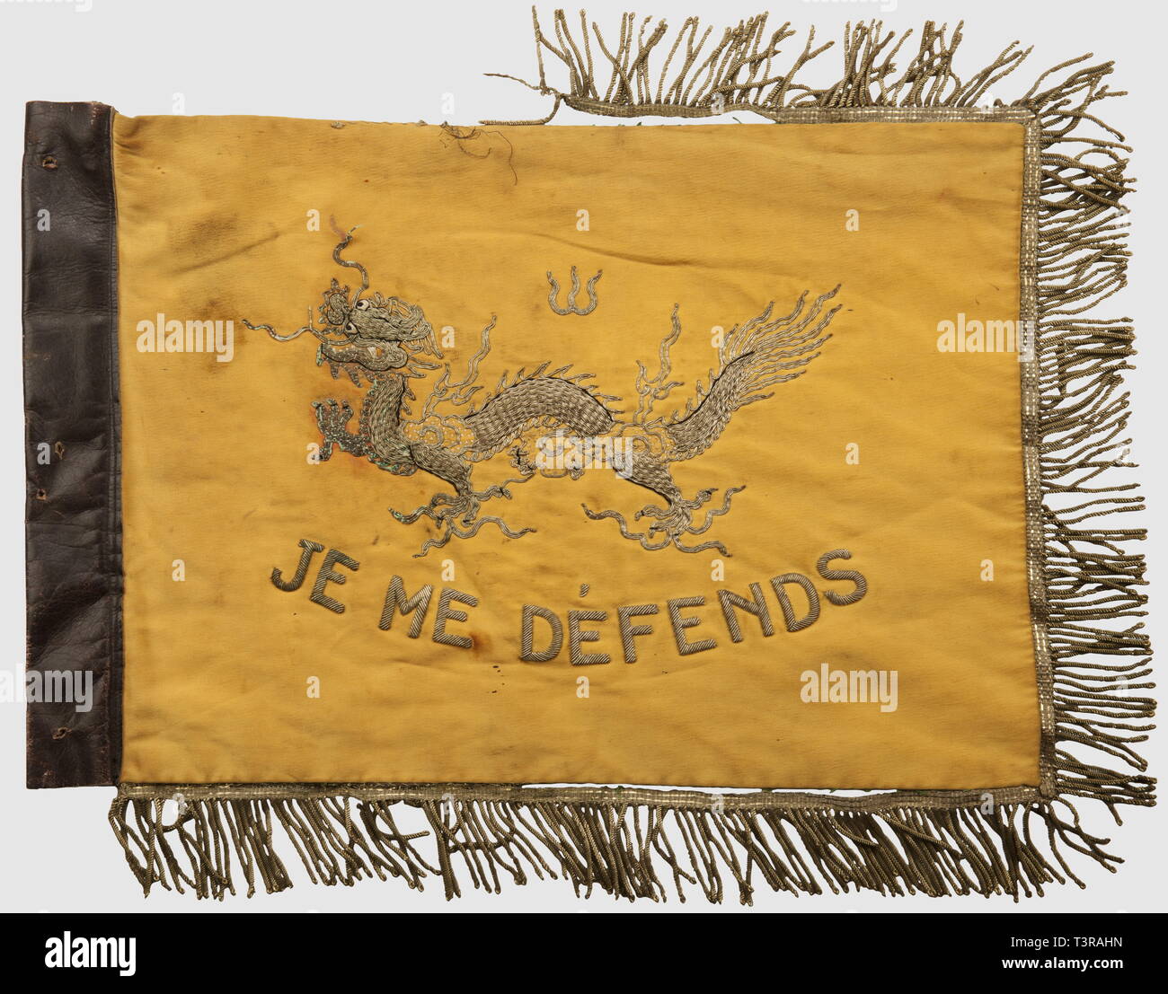 Drapeaux Fanion Fanions Et Du 1er Regiment De Chasseurs A Cheval Fin Tissu Satine Comportant Vert Au Centre L Insigne Du 1er Chasseurs Brode Entoure Des Inscripciones Chasseurs D Alsace Conti Cavalerie Brodees Argent