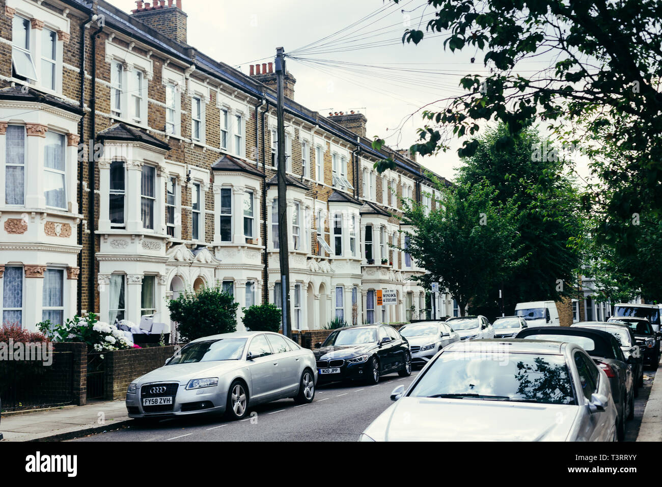 Londres/UK - 20 de julio 2018: las tradicionales casas de ladrillos en Londres, Reino Unido Foto de stock
