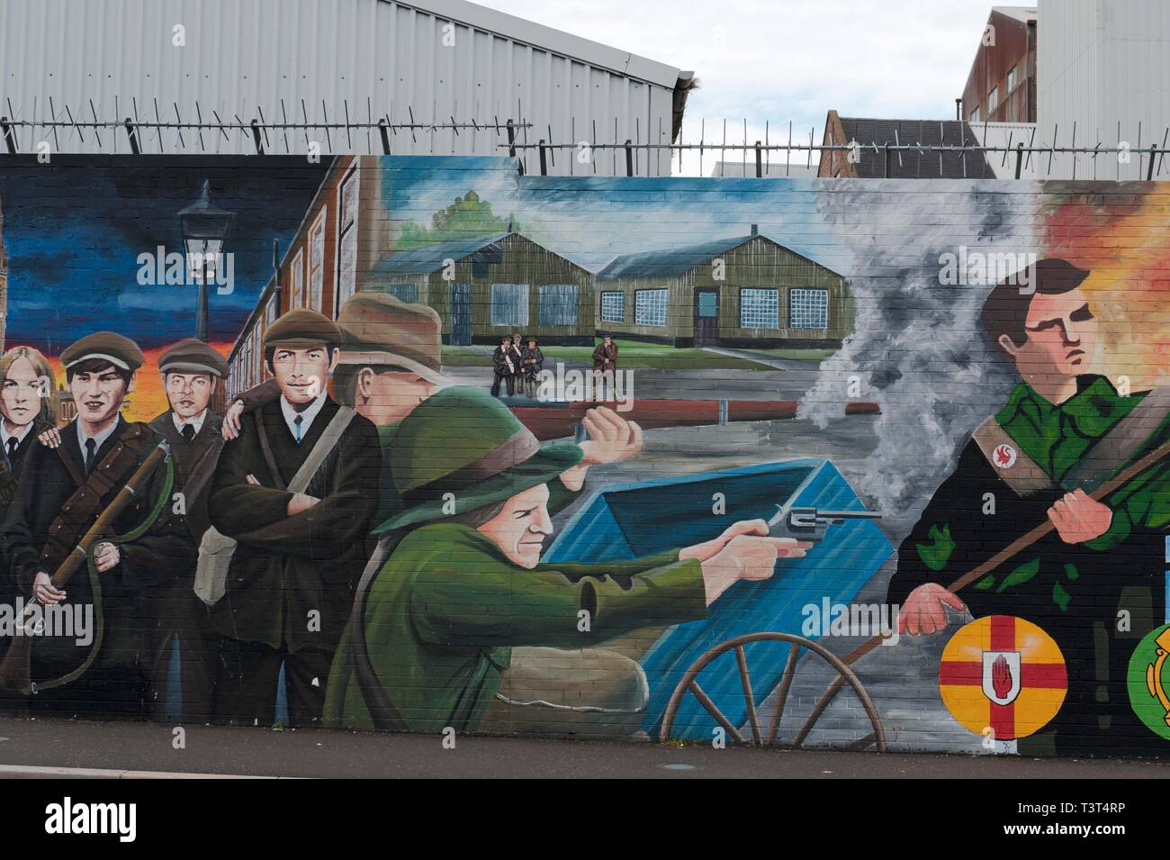 Brotes de arroz, políticos graffiti en la pared en el oeste de Belfast, recordándole de guerra civil entre protestantes y católicos, Belfast, Condado de Antrim, el norte Foto de stock