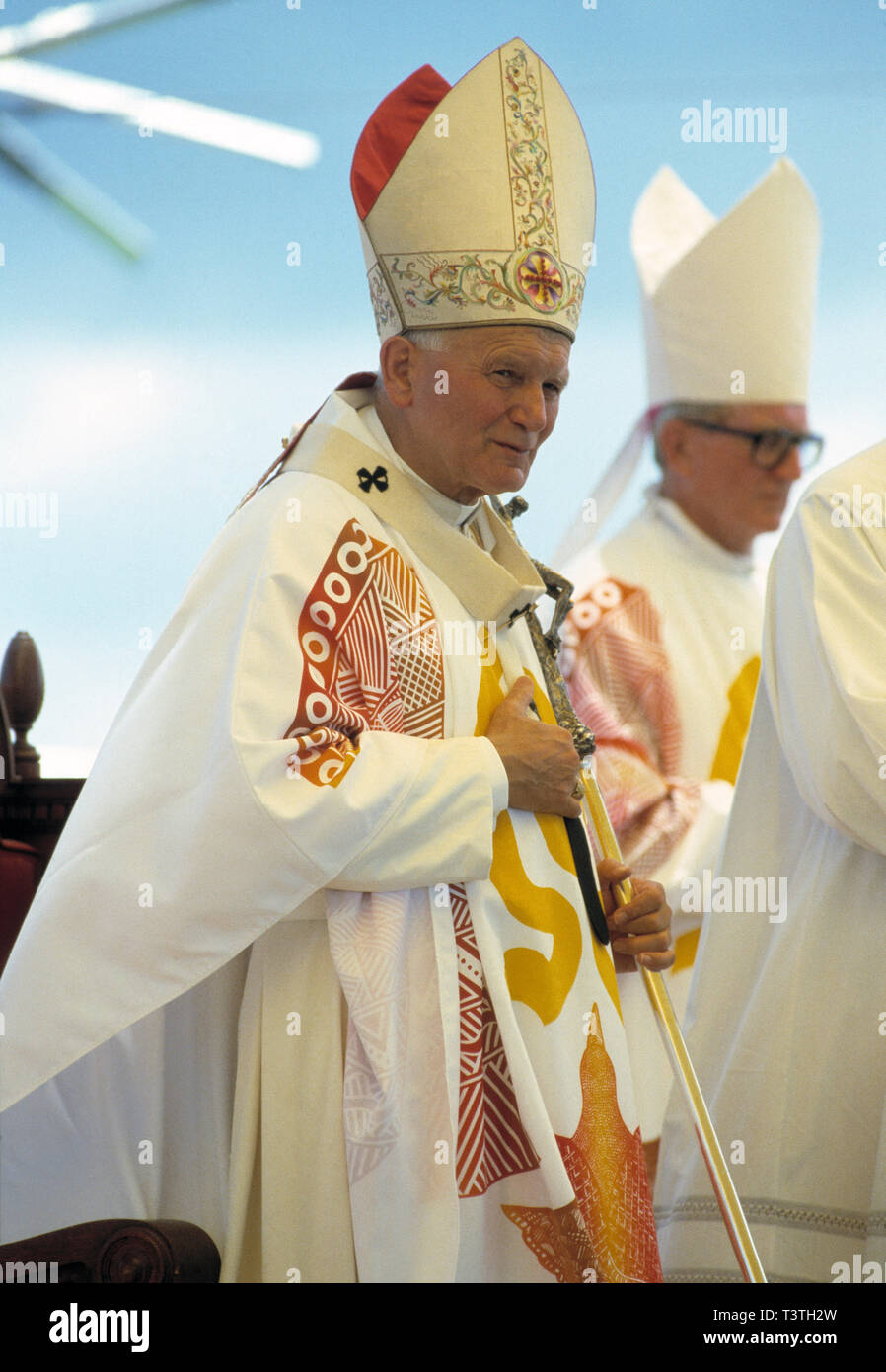 Pope Mitre Fotos e Imágenes de stock Alamy Obispos Mitre Fotos e Imágenes de stock Alamy