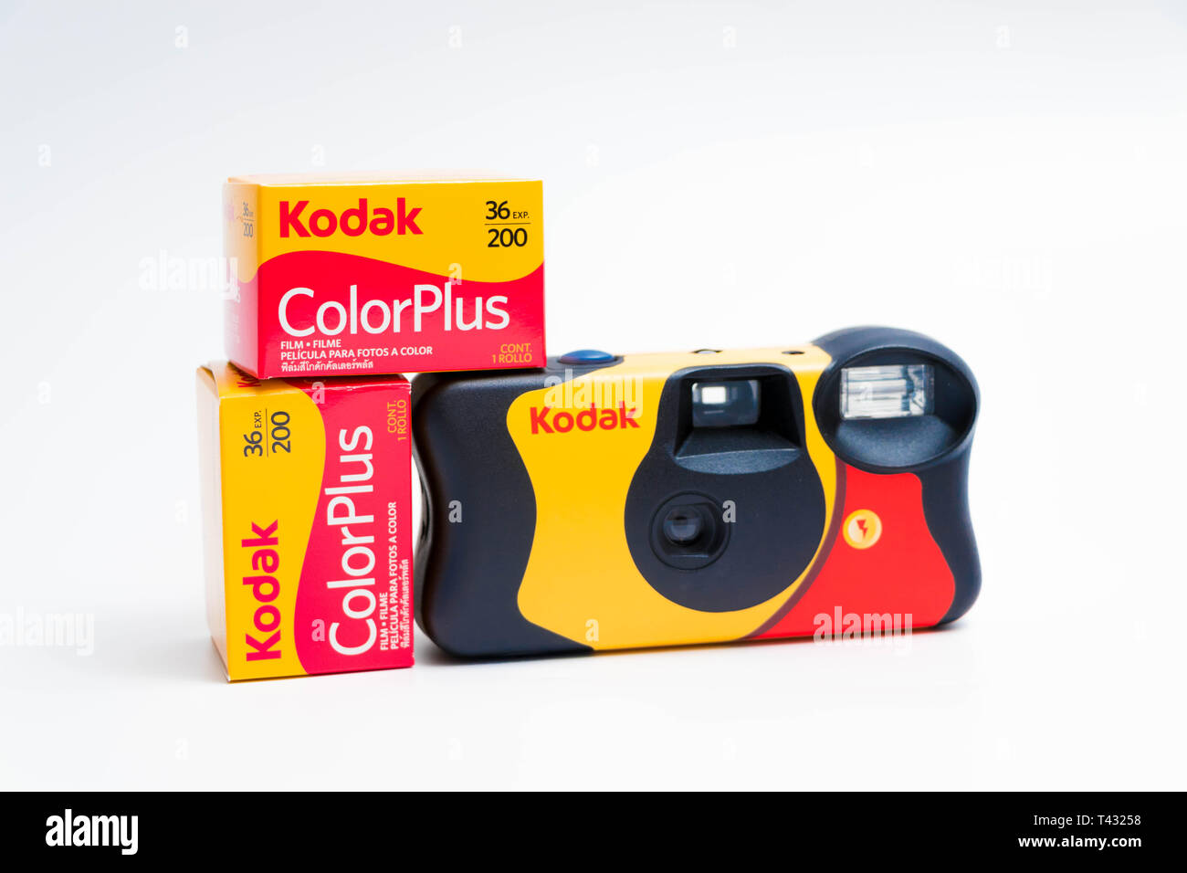 empresario Exención Ciencias Sociales Cámara desechable 35mm photography analógica Kodak fun saver Fotografía de  stock - Alamy