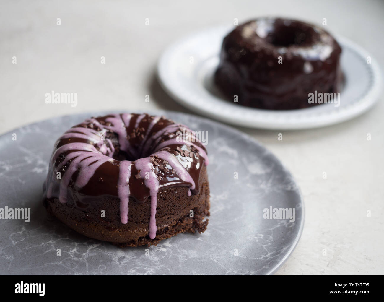 Donuts de chocolate sin gluten Foto de stock