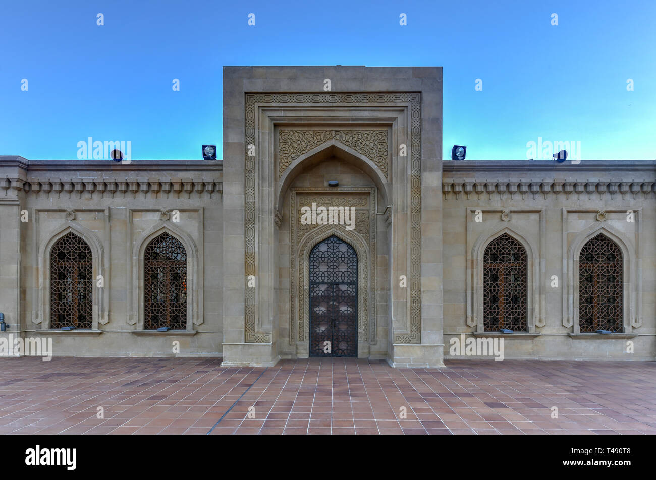 La mezquita BibiHeybat es una histórica mezquita en Bakú, Azerbaiyán