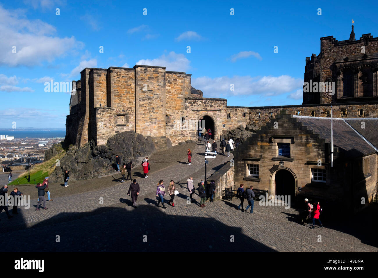 Foog's Gate, la entrada a la sala superior del Castillo de Edimburgo, Edimburgo, Escocia, Reino Unido, Europa Foto de stock