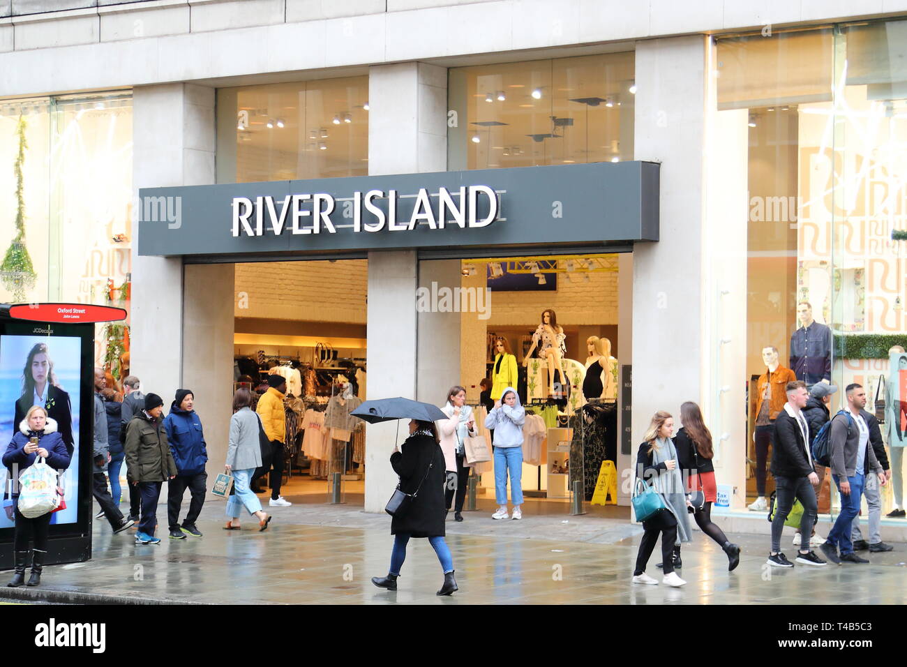 River Island tienda de moda en Oxford Street, Londres, Reino Unido. Foto de stock