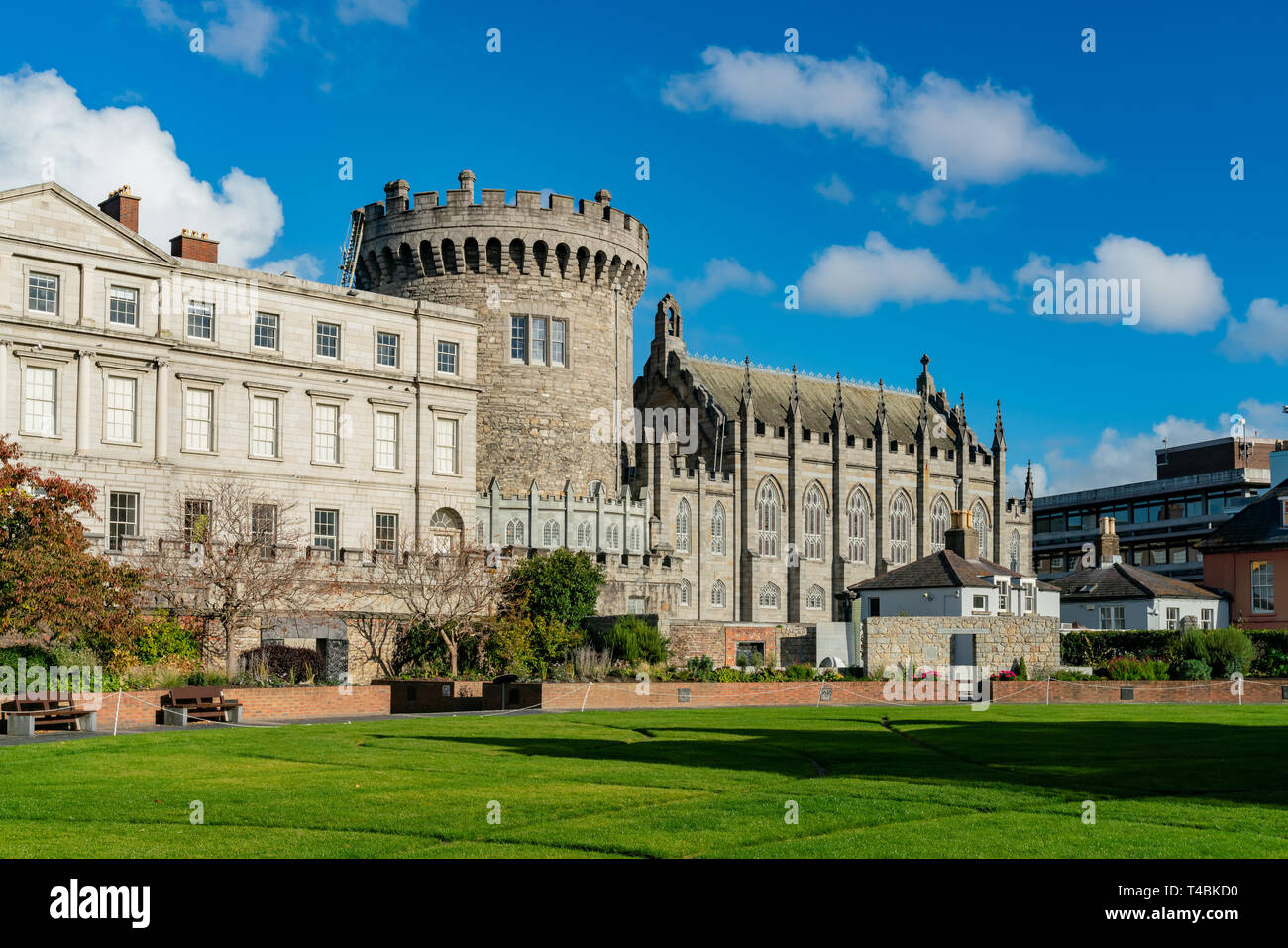 Vista exterior del histórico castillo de Dublín a Dame Street, Dublín, Irlanda Foto de stock
